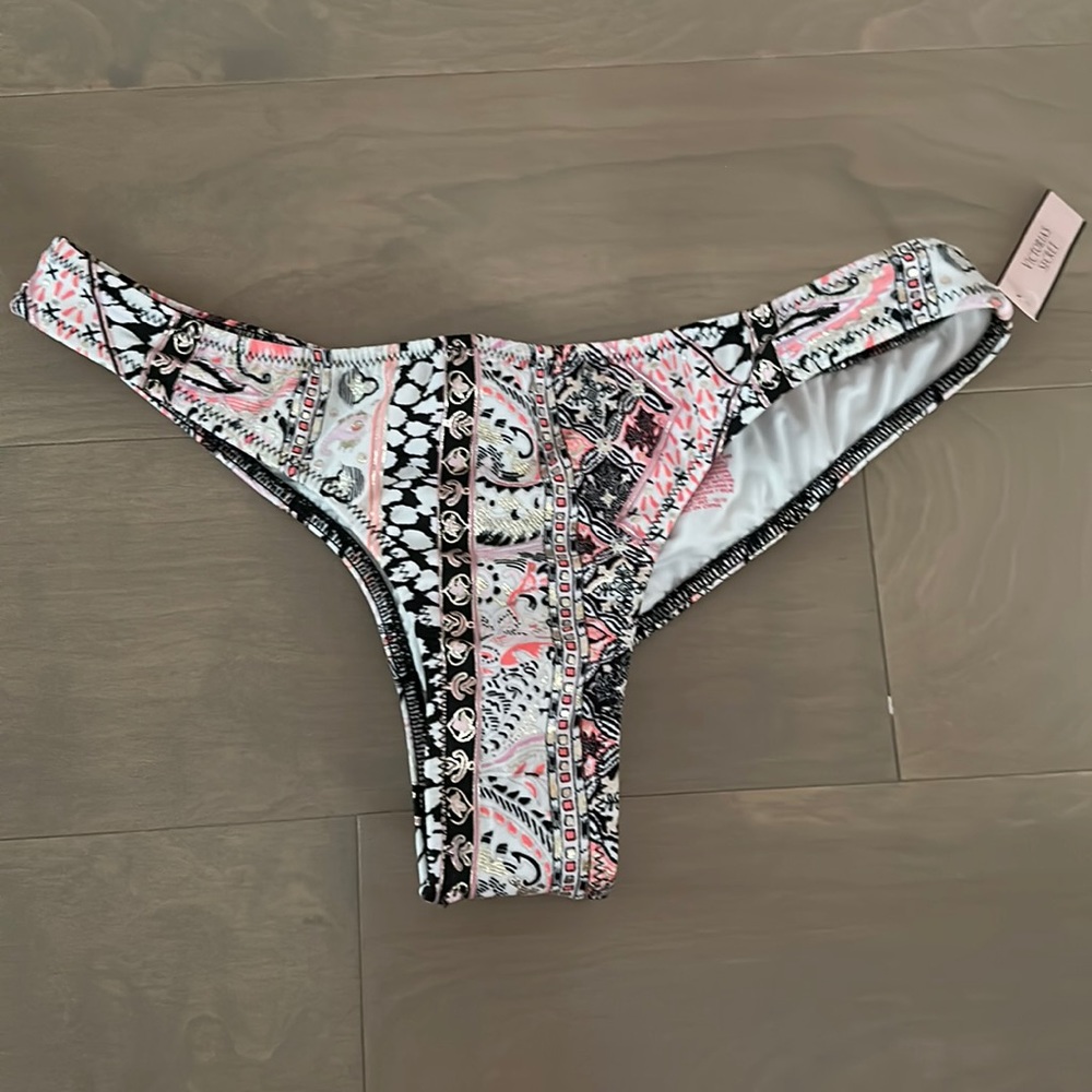 NWT Victoria’s Secret bikini bottoms scrunch butt minimum coverage XS